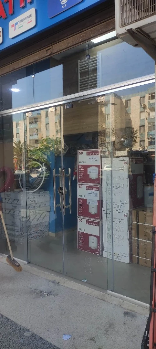 Façade en verre trempé 