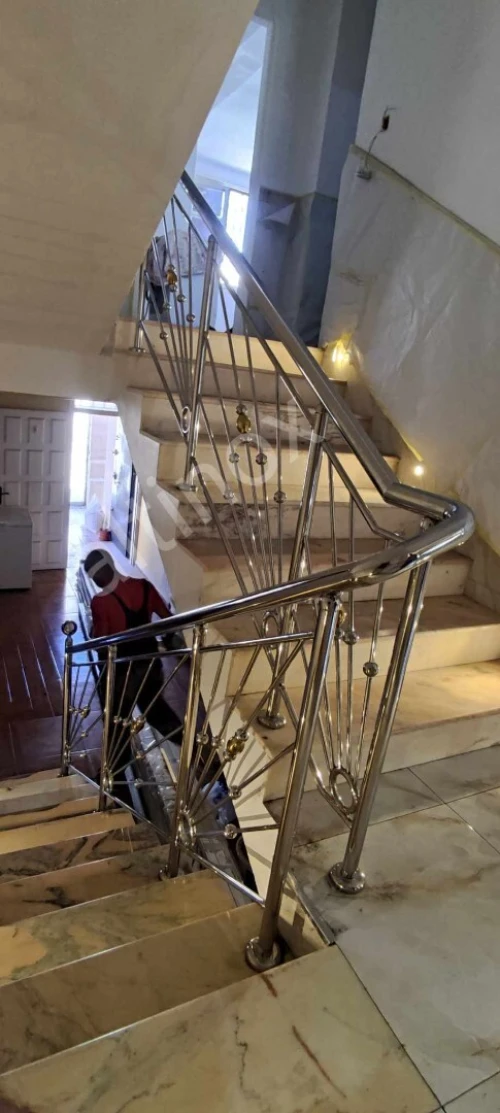 Rampe d'escalier en inox