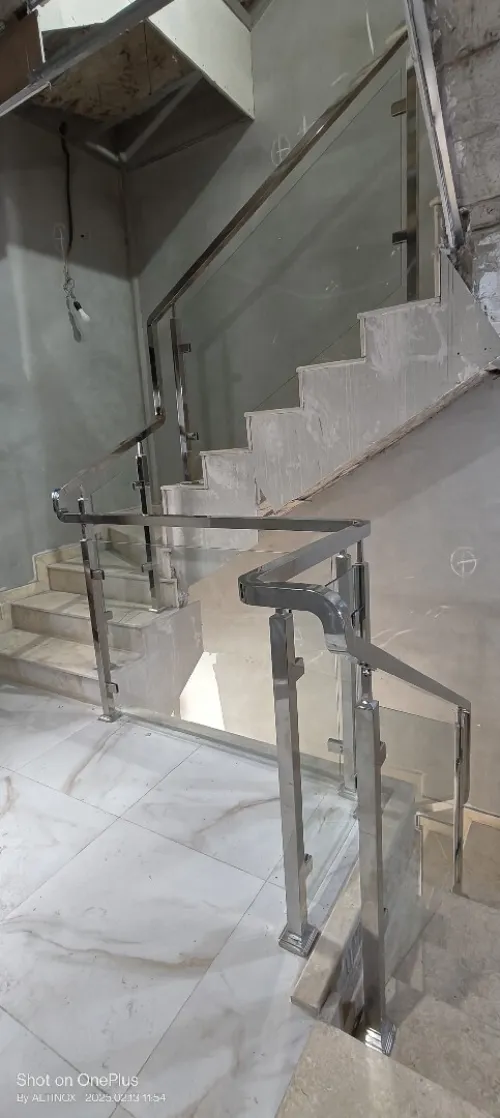 RAMPE D'ESCALIER EN INOX