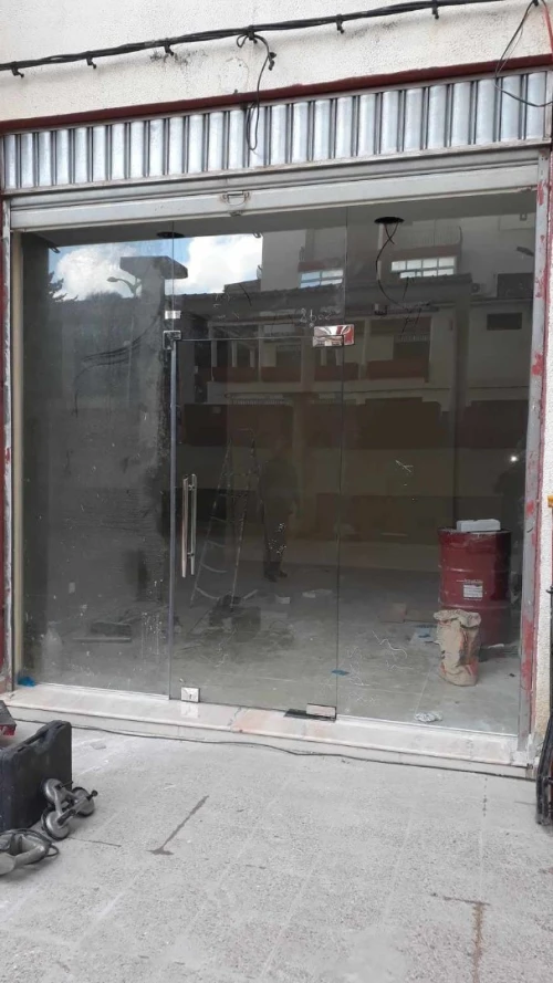 Façade en verre trempé 