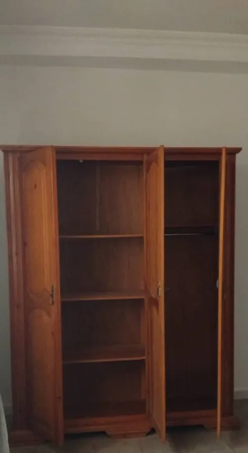 armoire en bois