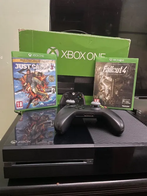 Xbox one avec + 2CDs