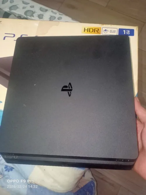PS4 Slim 1tb + casque VR