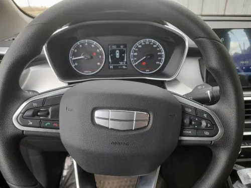 Geely Coolray 2025 la base