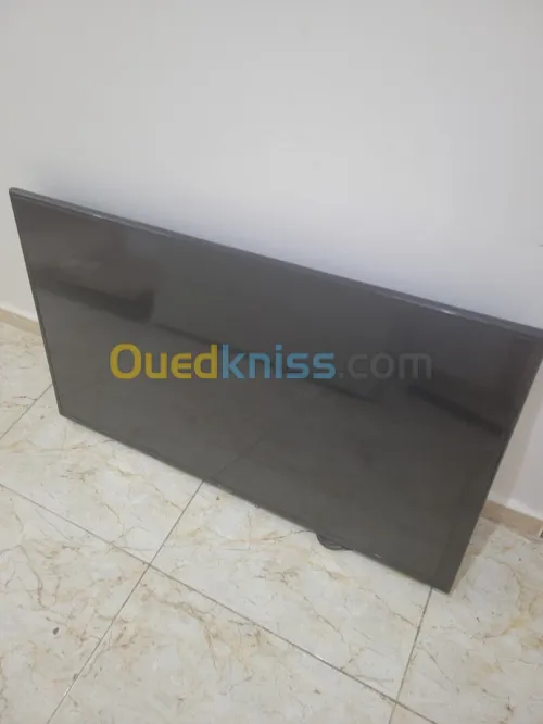 Téléviseur Condor 44.5 pouces