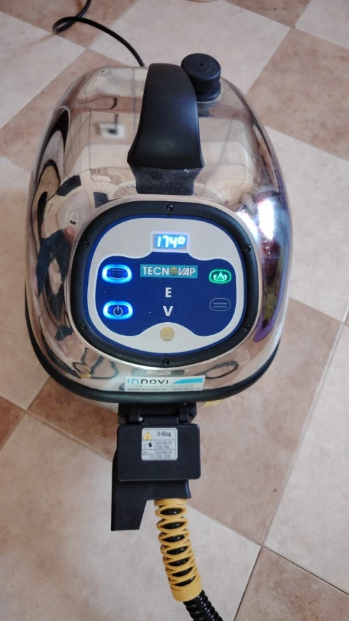 Nettoyeur a vapeur professionnel 