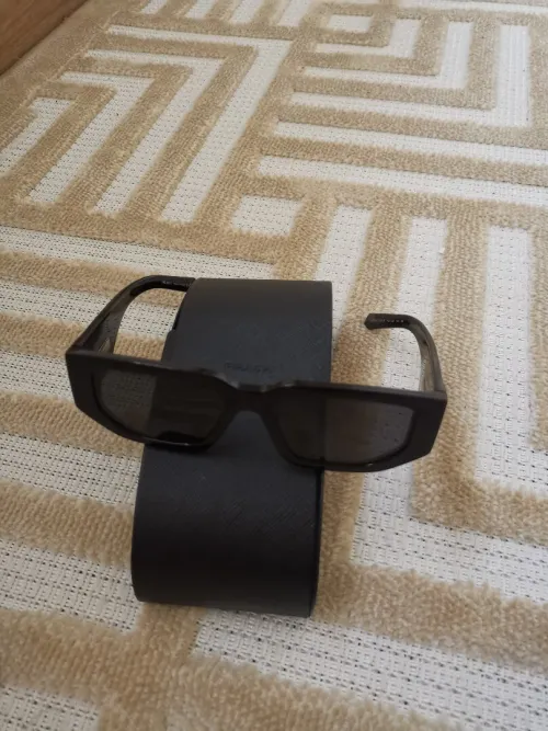 lunettes prada