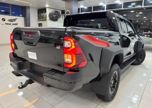 Toyota Hilux 2025 GR full options