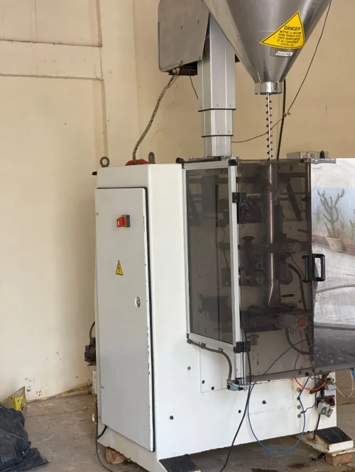 Machine d'emballage et de conditionnement poudre