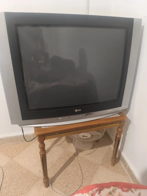 Télévision couleur LG très bon état neuf