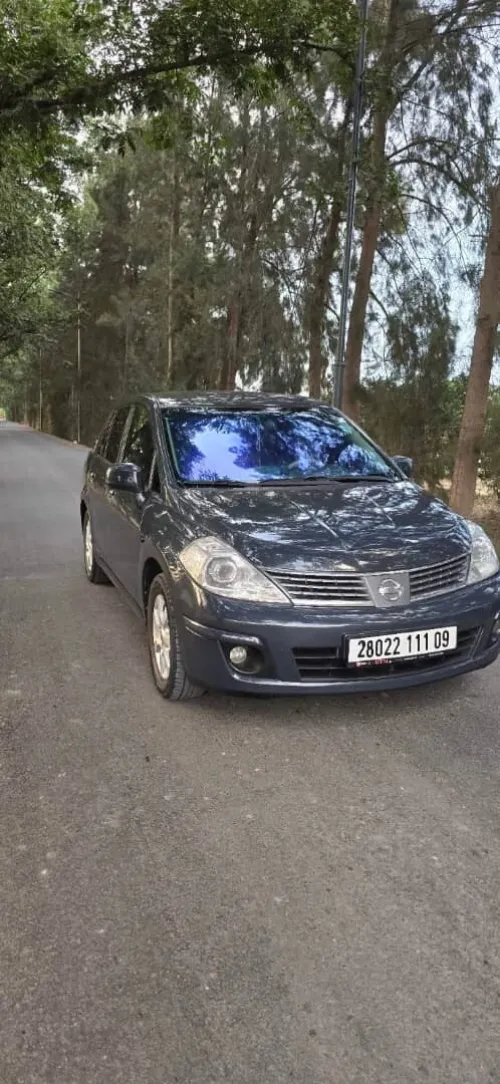Nissan Tiida 5 portes 2011 
