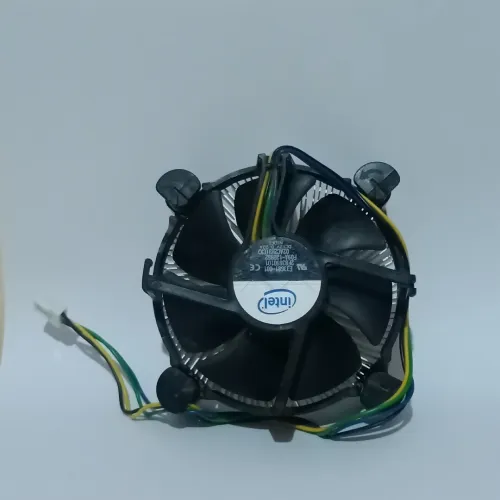 مروحة + مشتت حرارة أصلي Intel (Stock Cooler)