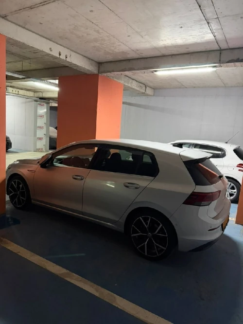 Volkswagen Golf 8 2021 Etsi