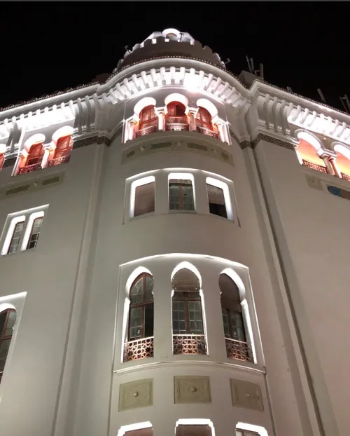 Éclairage de Façade pour Hôtels & Sièges de Prestige  Énergie LED