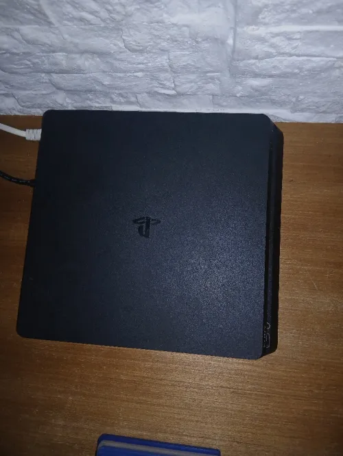 Ps4 slim 400gb online 13.04v