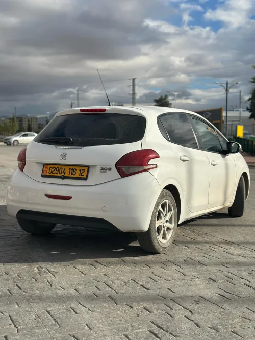 Peugeot 208 2016 Active Facelift