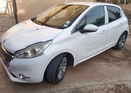 Peugeot 208 2015 Allure