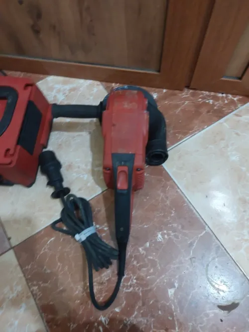 Ponceuse A béton Hilti DG 150