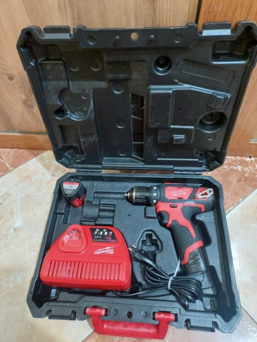 Visseuse Milwaukee 12v 2Ah