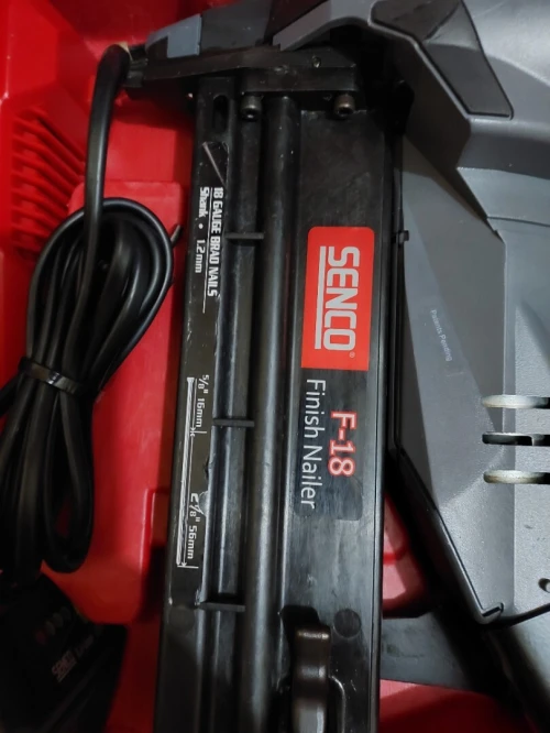 Cloueure de finition SENCO 18v