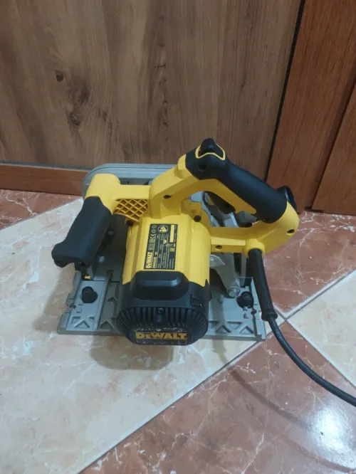 Scie plongeante Dewalt