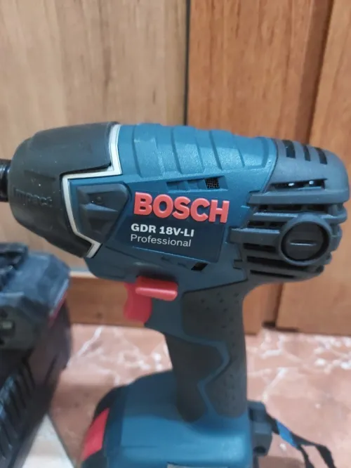 Visseuse à choc Bosch 18v 4Ah ProCore