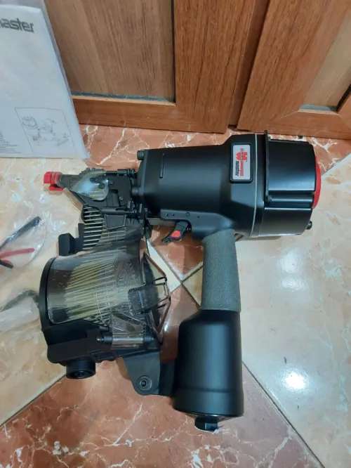 Cloueur à rouleau pneumatique DCN 4590 Pour Bois