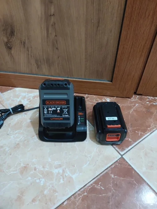 Chargeur + 2 Batteries Black&Decker 36v