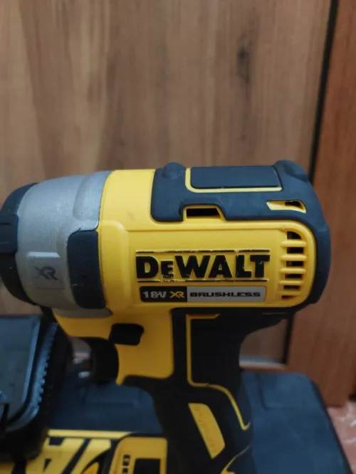 Visseuse à choc Dewalt 18v 5Ah (Brushless)