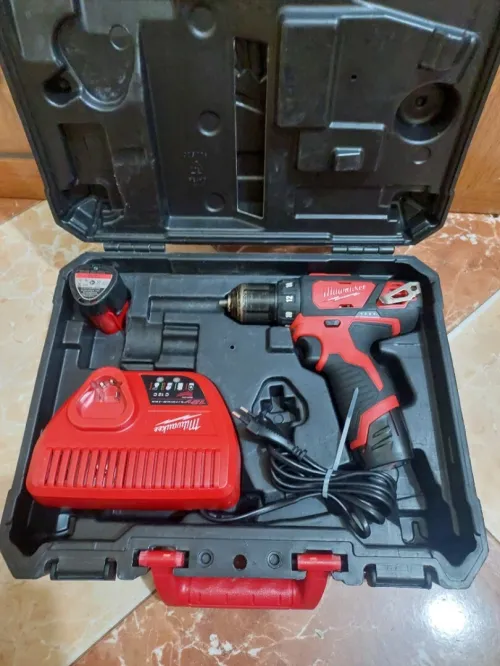 Visseuse Milwaukee 12v 2Ah