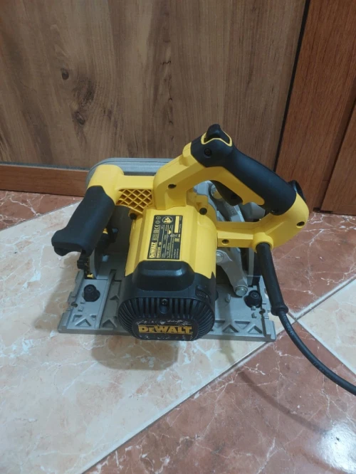 Scie plongeante Dewalt