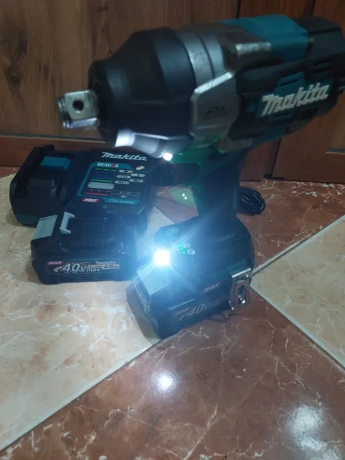 Clé à choc Makita 40v 4Ah (BL-2021) 1700nm