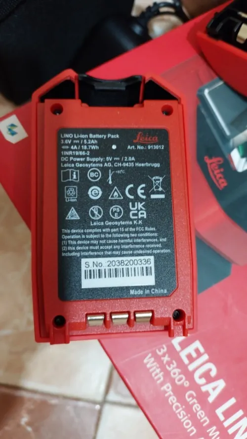 Niveau laser LEICA  3*360 (batterie & pille) - portée : 70m - 2022