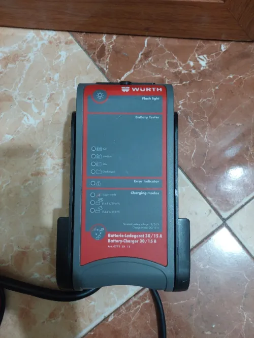 Chargeur de batterie Wurth 12/24v