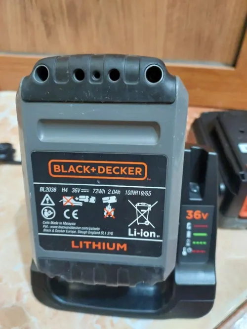Chargeur + 2 Batteries Black&Decker 36v