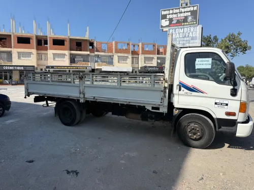 Hyundai HD72 climatisé 2017