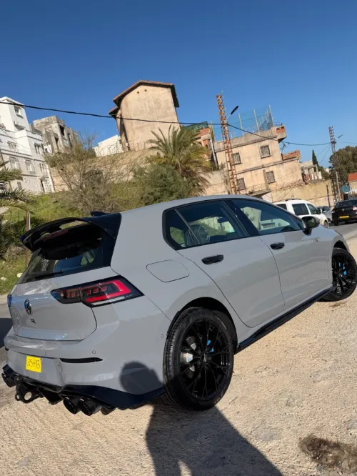 Volkswagen Golf 8 2025 R