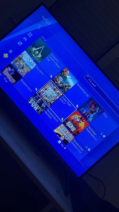 PS4 Pro 1TB حالة جيدة + يد + ألعاب + اشتراك Plus