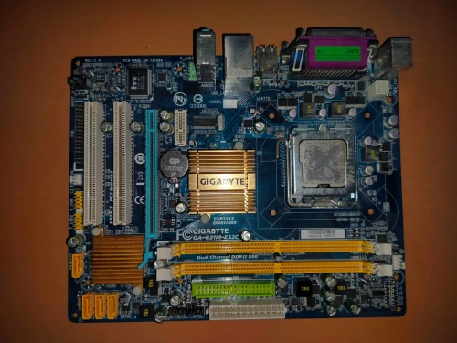 الكارت مار :Gigabyte GA-G31M-ES2C