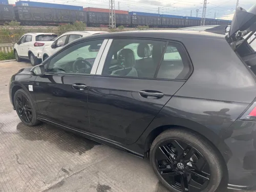 Volkswagen Golf 8 2025 R Black Edition 