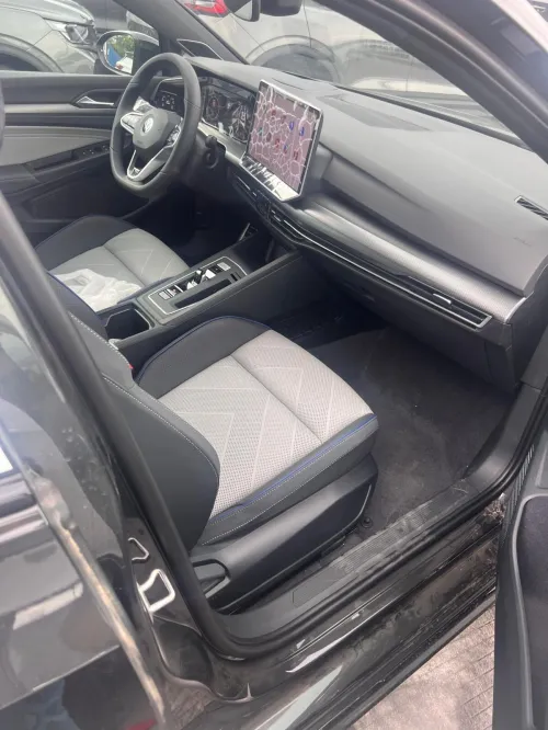 Volkswagen Golf 8 2025 R Black Edition 