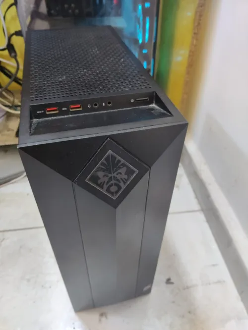 PC Gamer Ryzen 7 3700x8-core / RAM 16Go / SSD 256Go hdd 1T/ RTX 2070 8Go