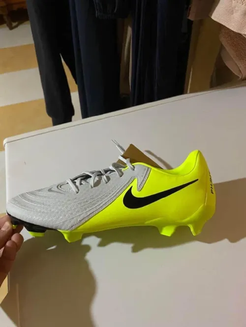 Crampons Nike original neufs (pointure: 44,5)