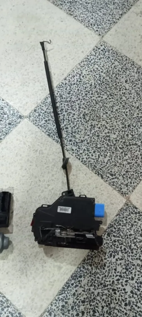2 moteur vitre electrique golf 5, touran caddy + serrure electrique