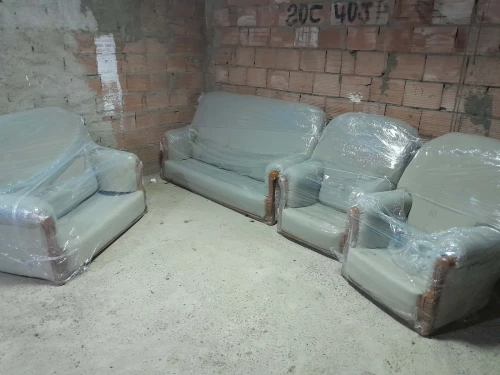 des fauteuils "semi finis"
