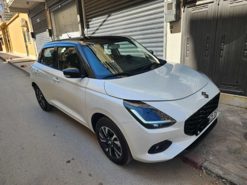 Suzuki Swift 2025 GLX Monte Carlo