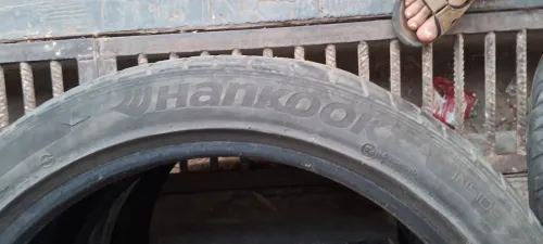 Pneus 235/40R18