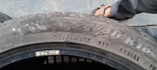 Pneus 235/40R18