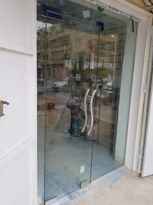 Réparation vitrine en verre 