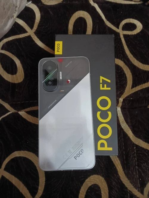 Poco F7